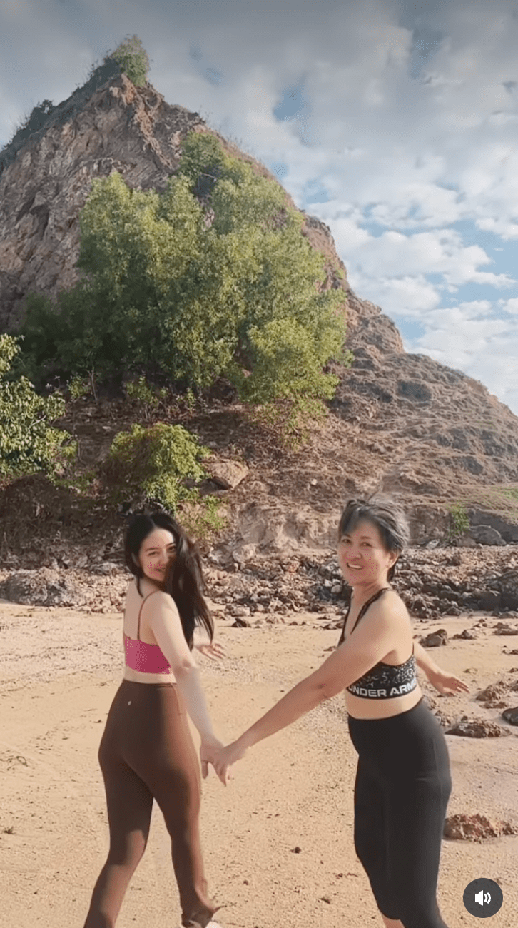 Natasha Wilona dan Theresia sang ibunda